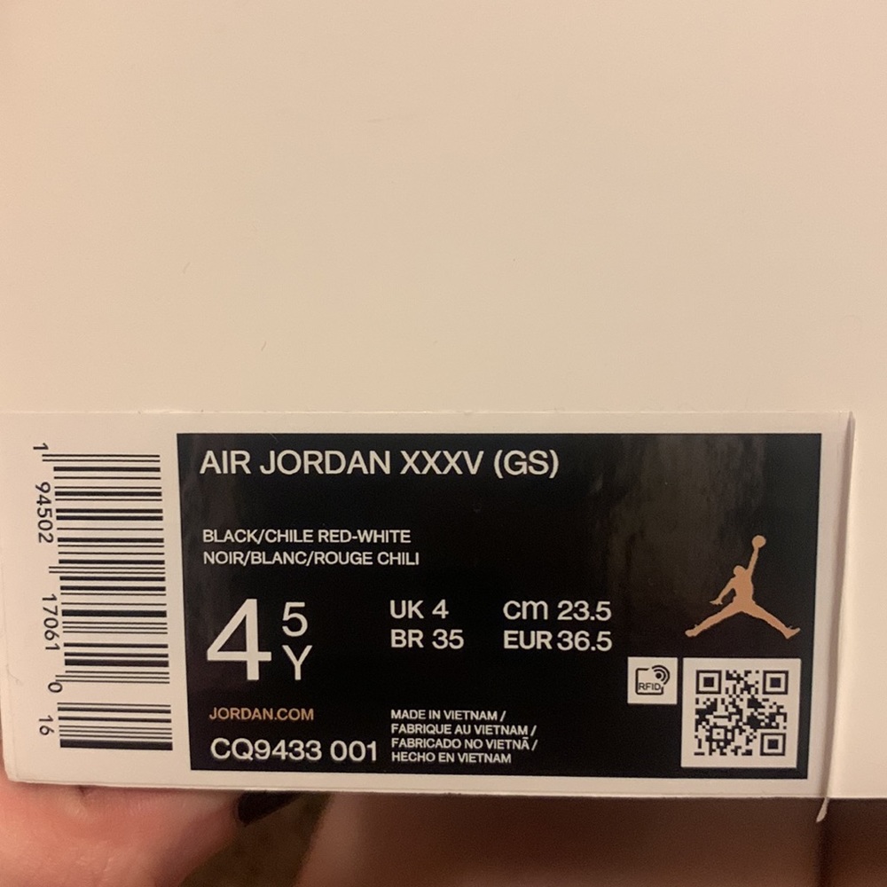 Never worn air Jordan’s - Picture 5 of 5